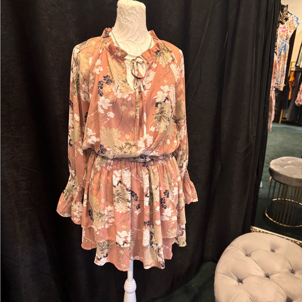 Chic Floral Blush Midi Dress